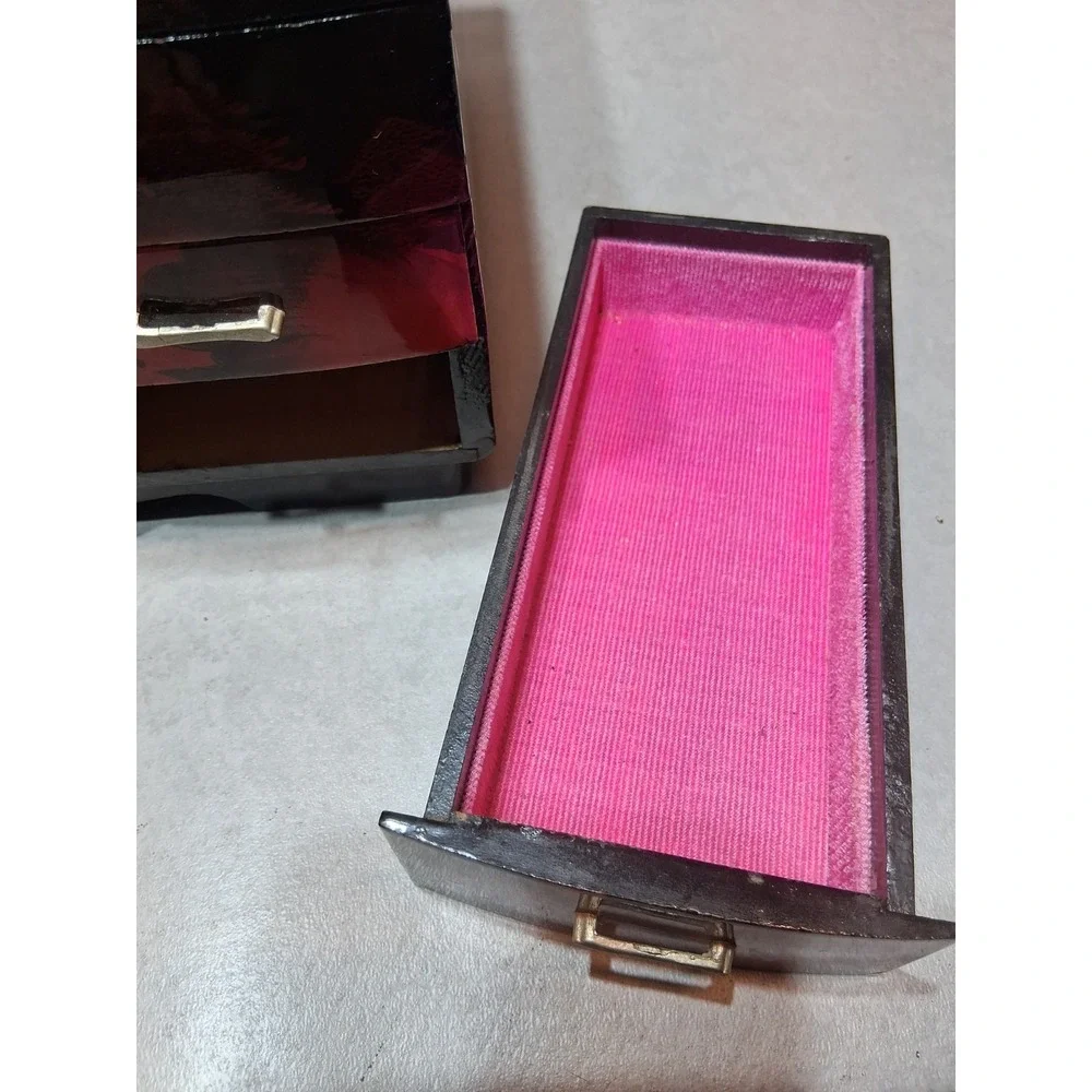 Japanese Black and Red Lacquered Musical Jewelry Box Circa 1970 With Key